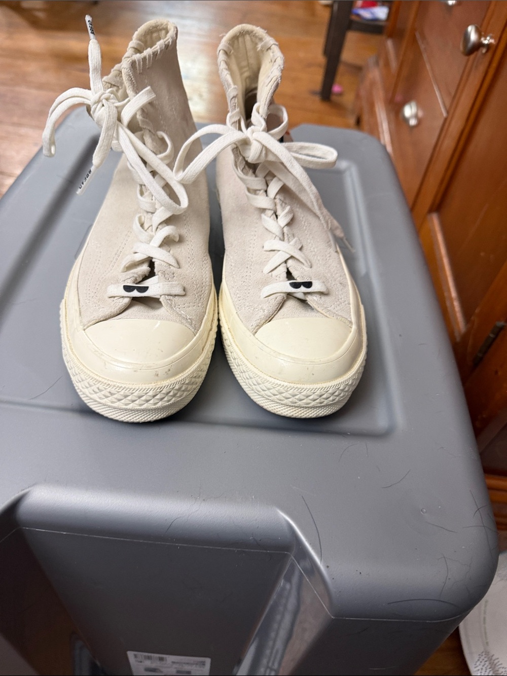 Women's High-Top Lace-Up Converse Sneakers in Cream